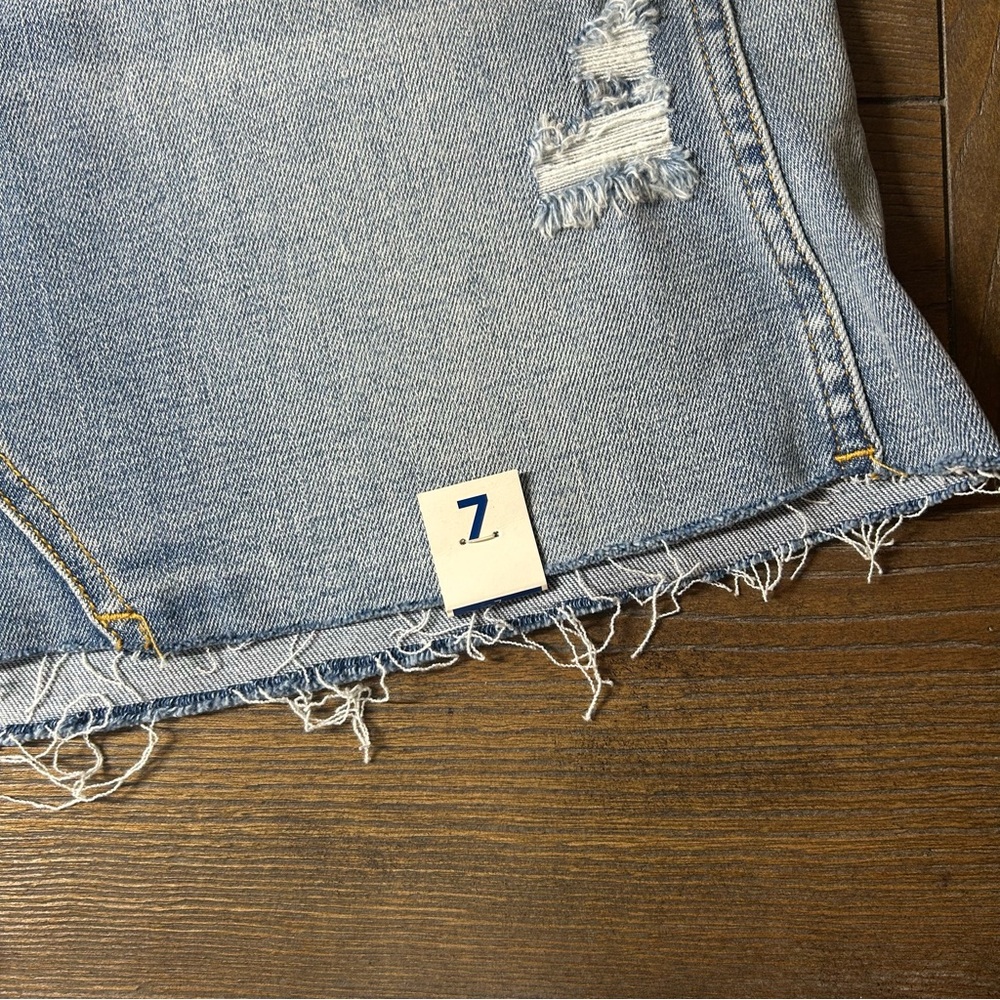 Arizona Jean Co. Women’s Denim Distressed Mini Skirt – Size 7 - Picture 3 of 5